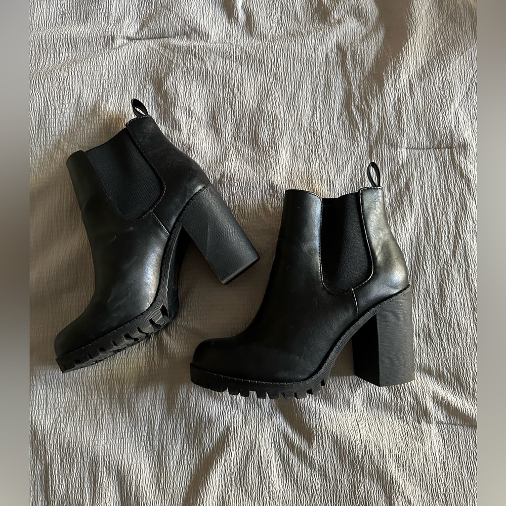 Black Booties🖤